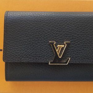 SOLD* Louis Vuitton Capucines Compact Wallet Black